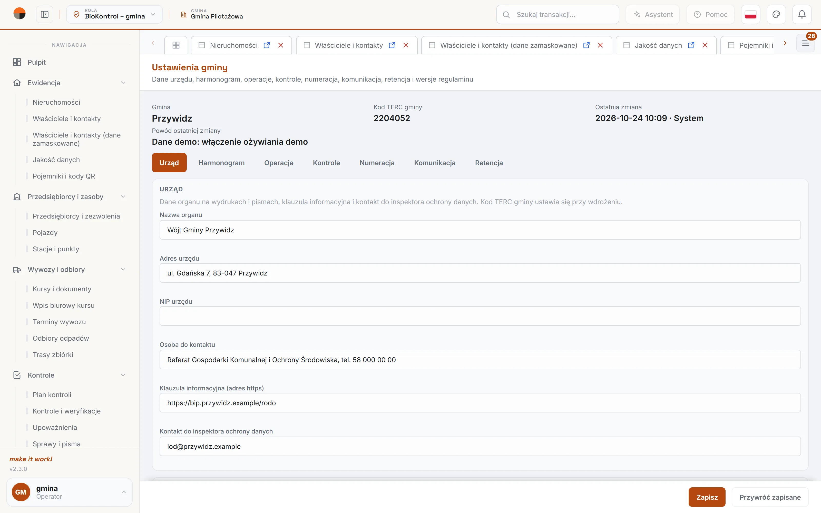 Ustawienia gminy: zakładka Urząd z danymi organu, klauzulą informacyjną i herbem